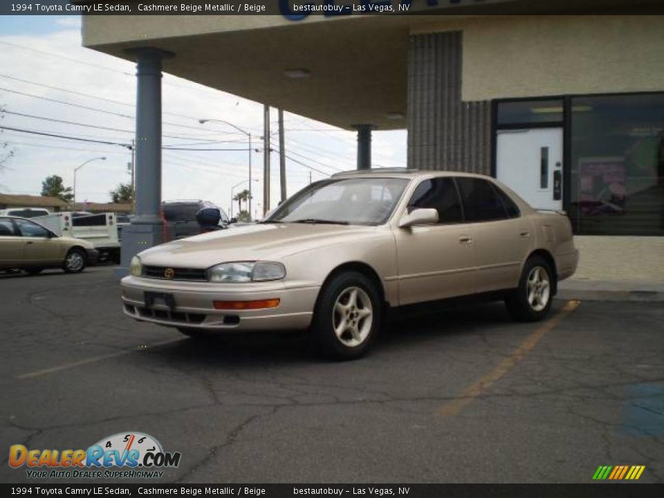 1994 Toyota Camry LE Sedan Cashmere Beige Metallic / Beige Photo #16