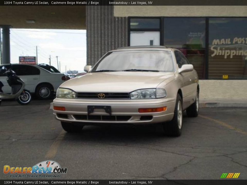1994 Toyota Camry LE Sedan Cashmere Beige Metallic / Beige Photo #18