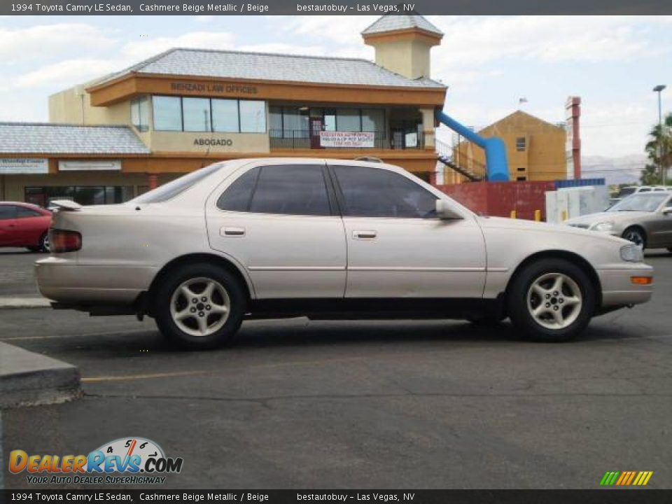 1994 Toyota Camry LE Sedan Cashmere Beige Metallic / Beige Photo #21