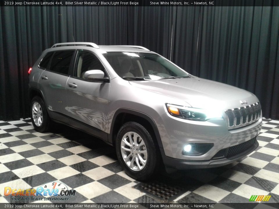 2019 Jeep Cherokee Latitude 4x4 Billet Silver Metallic / Black/Light Frost Beige Photo #4