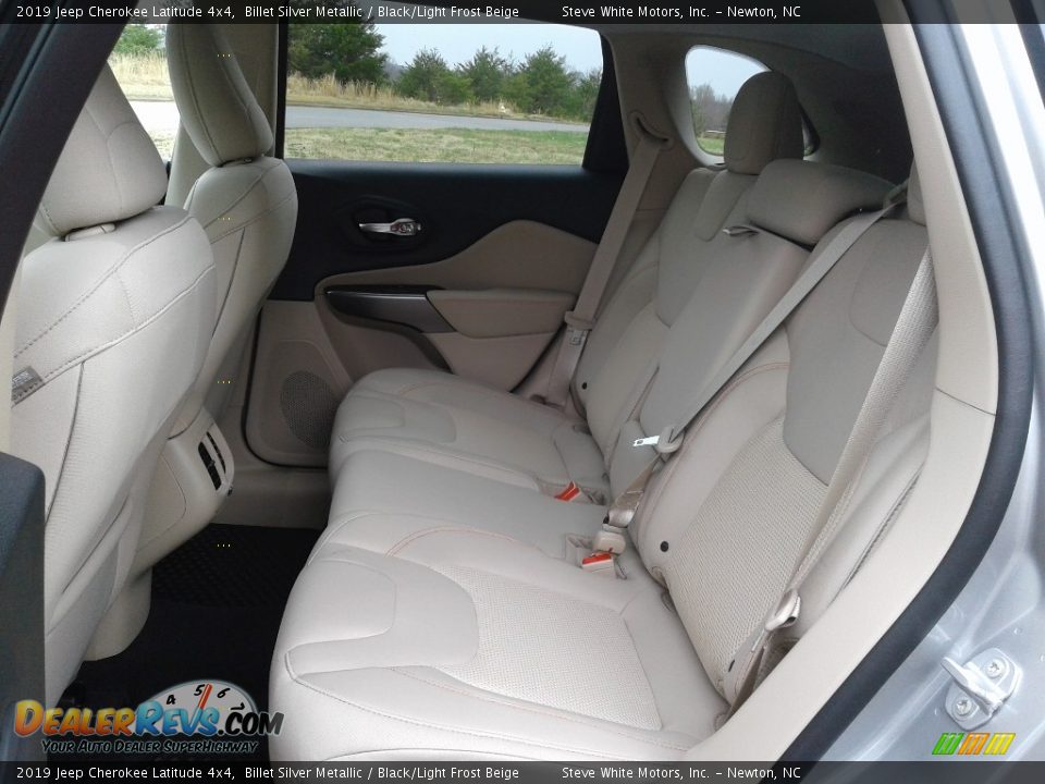 2019 Jeep Cherokee Latitude 4x4 Billet Silver Metallic / Black/Light Frost Beige Photo #11