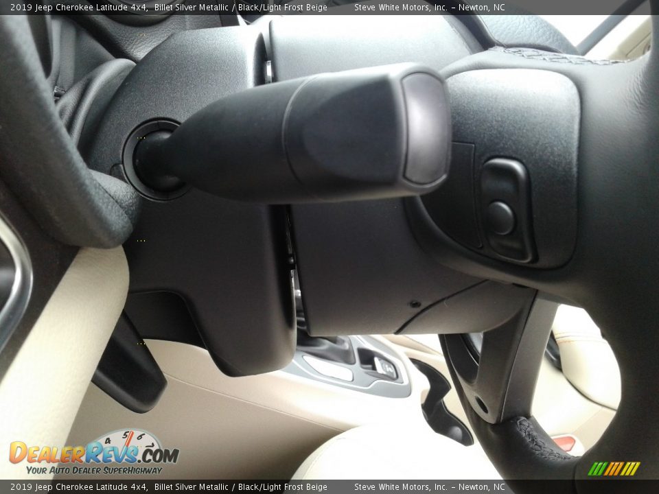 2019 Jeep Cherokee Latitude 4x4 Billet Silver Metallic / Black/Light Frost Beige Photo #15