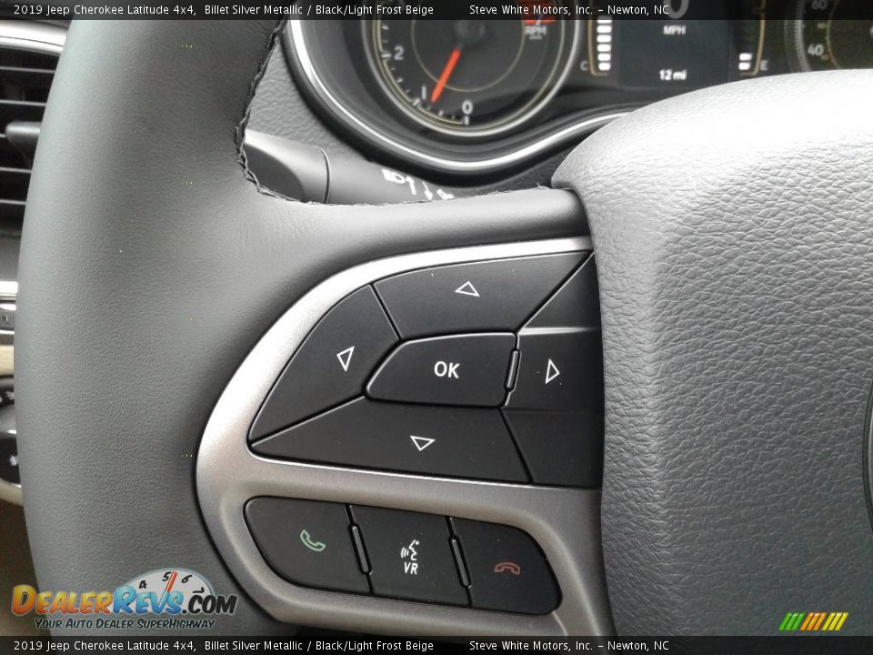 2019 Jeep Cherokee Latitude 4x4 Billet Silver Metallic / Black/Light Frost Beige Photo #16