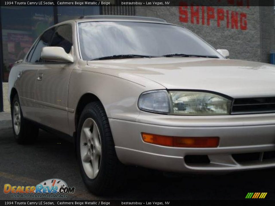 1994 Toyota Camry LE Sedan Cashmere Beige Metallic / Beige Photo #26