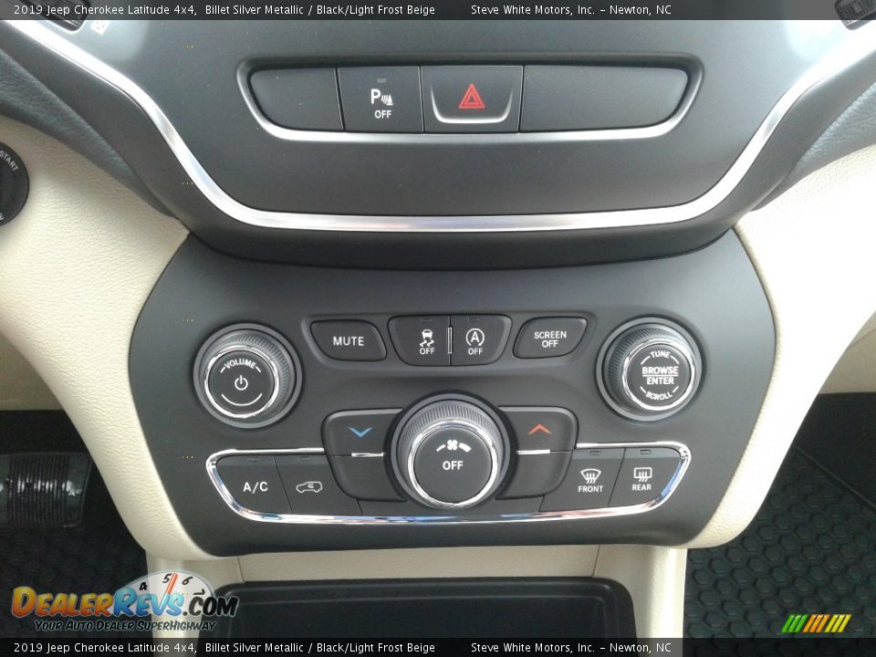 2019 Jeep Cherokee Latitude 4x4 Billet Silver Metallic / Black/Light Frost Beige Photo #25