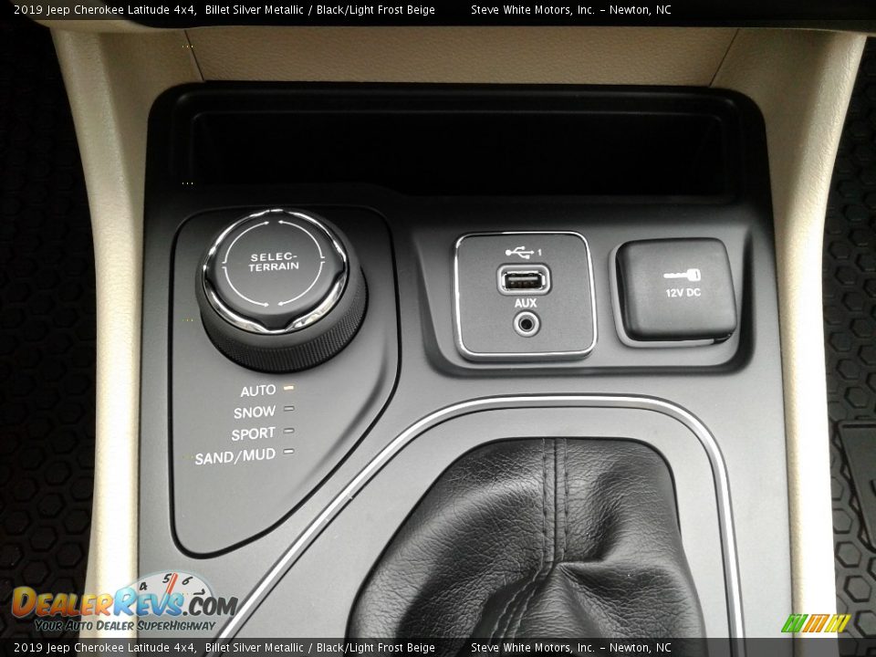 2019 Jeep Cherokee Latitude 4x4 Billet Silver Metallic / Black/Light Frost Beige Photo #26