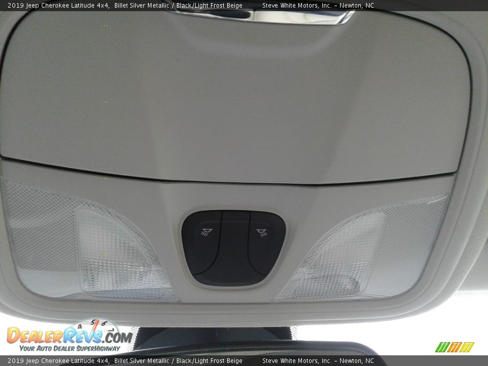 2019 Jeep Cherokee Latitude 4x4 Billet Silver Metallic / Black/Light Frost Beige Photo #28
