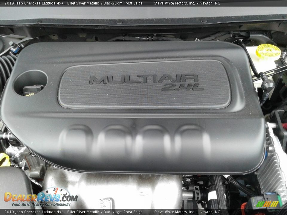 2019 Jeep Cherokee Latitude 4x4 Billet Silver Metallic / Black/Light Frost Beige Photo #31