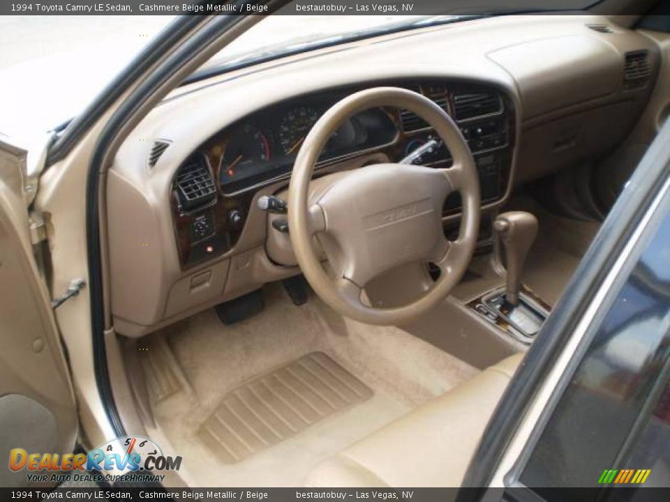 1994 Toyota Camry LE Sedan Cashmere Beige Metallic / Beige Photo #30
