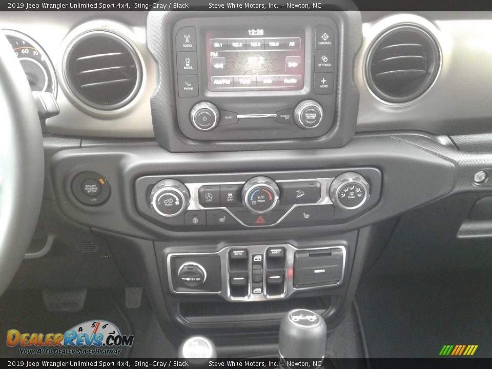 2019 Jeep Wrangler Unlimited Sport 4x4 Sting-Gray / Black Photo #19
