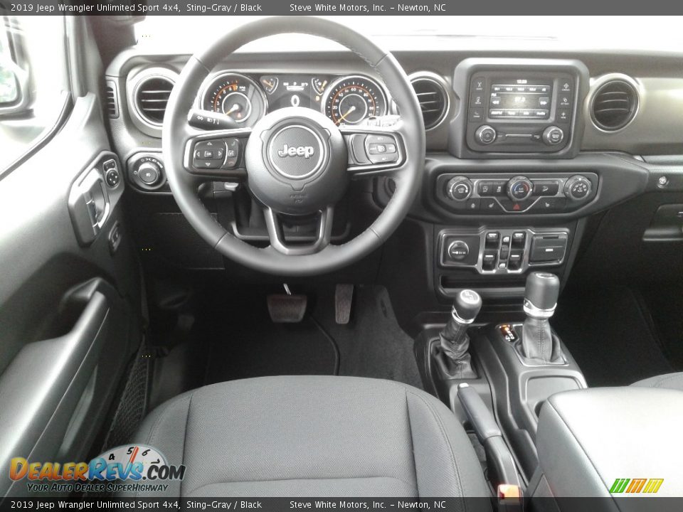 2019 Jeep Wrangler Unlimited Sport 4x4 Sting-Gray / Black Photo #24