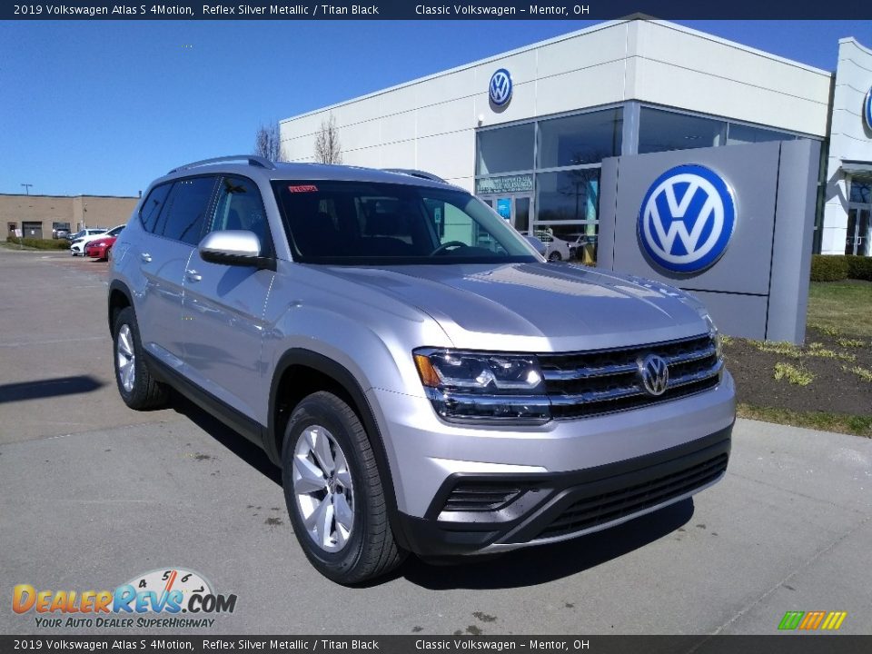 Front 3/4 View of 2019 Volkswagen Atlas S 4Motion Photo #1