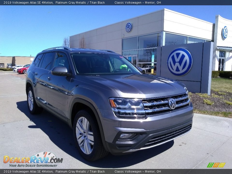 Front 3/4 View of 2019 Volkswagen Atlas SE 4Motion Photo #1