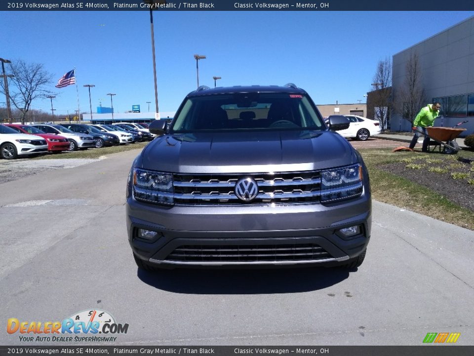 2019 Volkswagen Atlas SE 4Motion Platinum Gray Metallic / Titan Black Photo #2