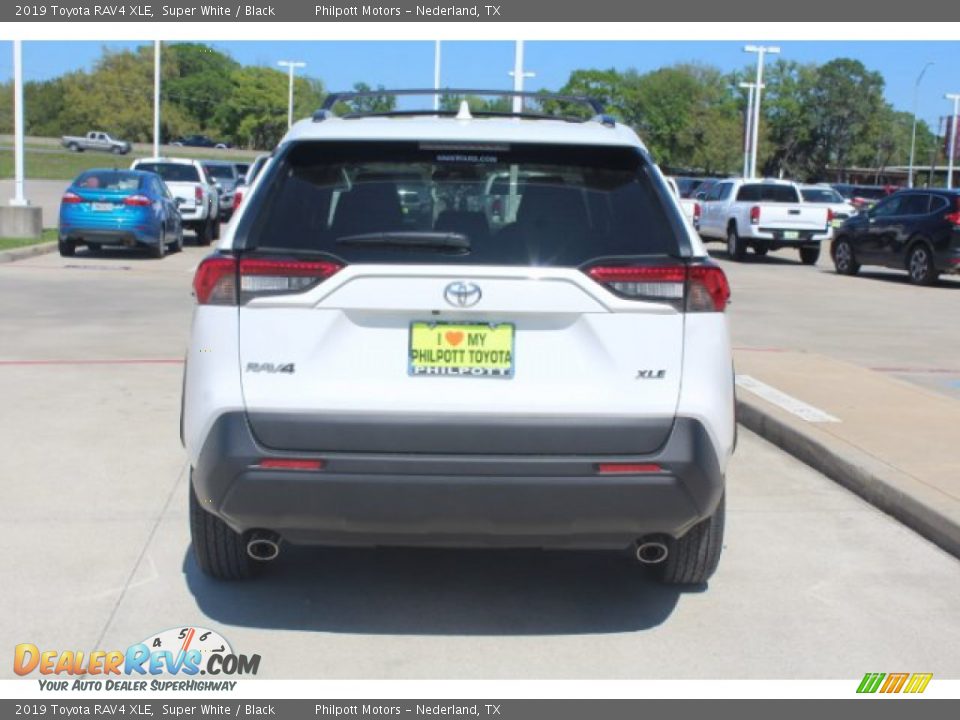 2019 Toyota RAV4 XLE Super White / Black Photo #7
