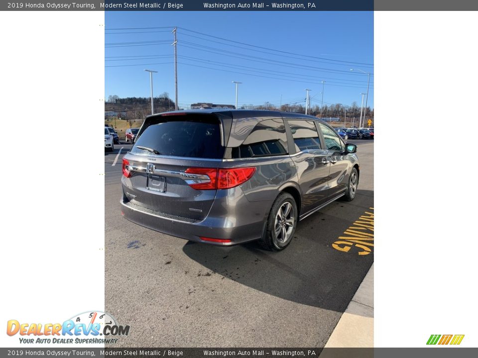2019 Honda Odyssey Touring Modern Steel Metallic / Beige Photo #5