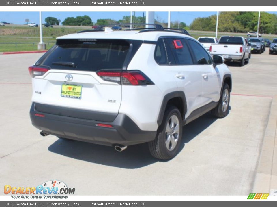 2019 Toyota RAV4 XLE Super White / Black Photo #8