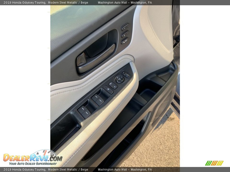 2019 Honda Odyssey Touring Modern Steel Metallic / Beige Photo #9