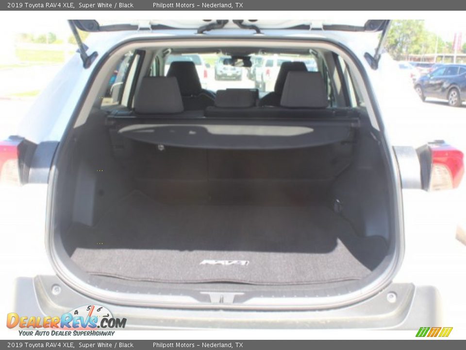 2019 Toyota RAV4 XLE Super White / Black Photo #21