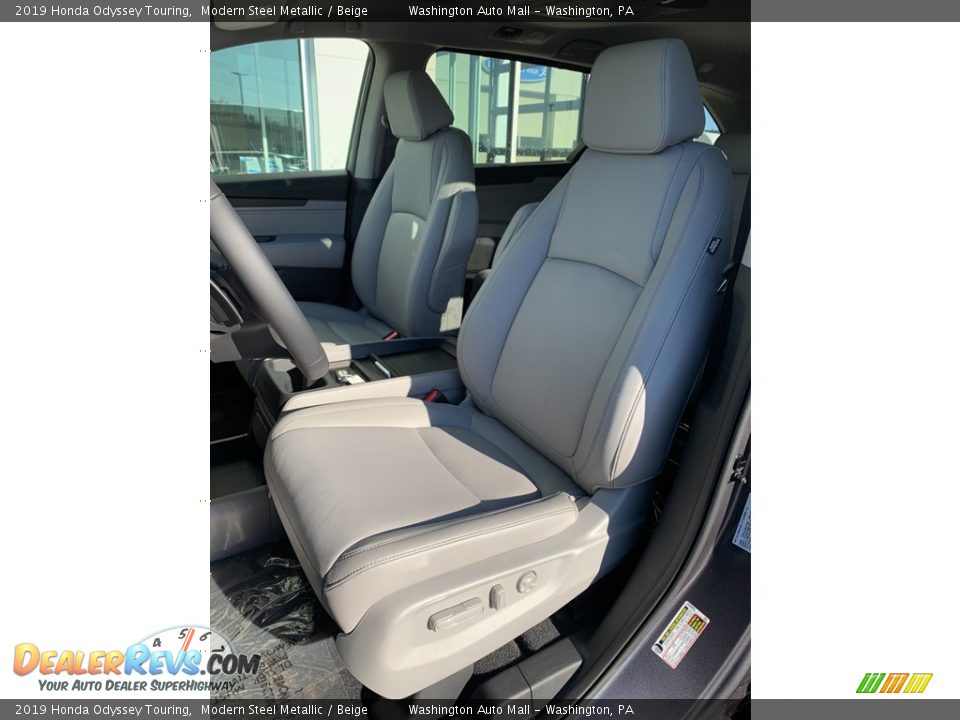 2019 Honda Odyssey Touring Modern Steel Metallic / Beige Photo #12