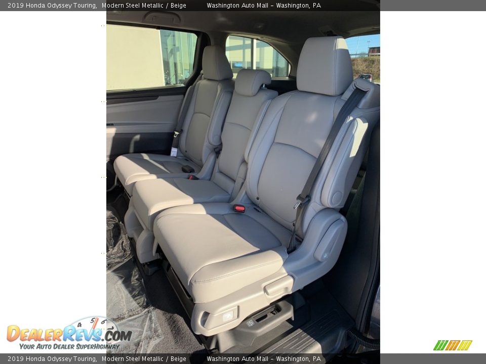 2019 Honda Odyssey Touring Modern Steel Metallic / Beige Photo #16