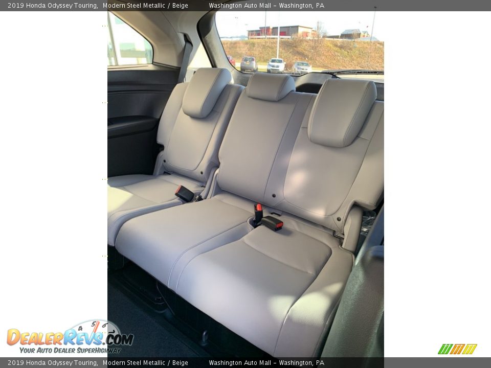 2019 Honda Odyssey Touring Modern Steel Metallic / Beige Photo #17