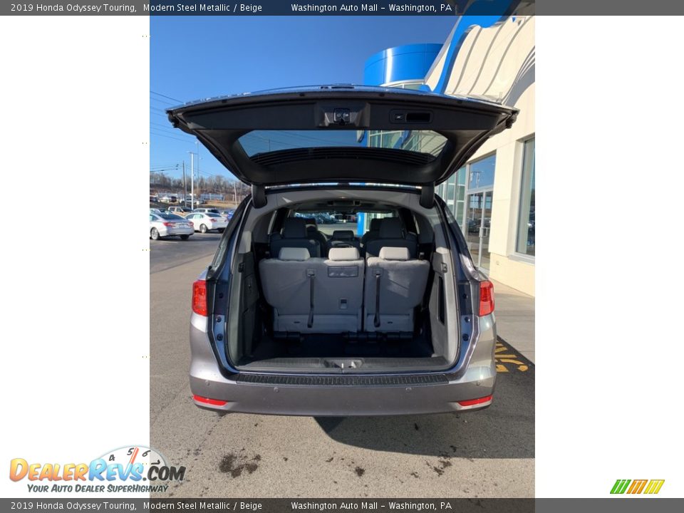 2019 Honda Odyssey Touring Modern Steel Metallic / Beige Photo #19