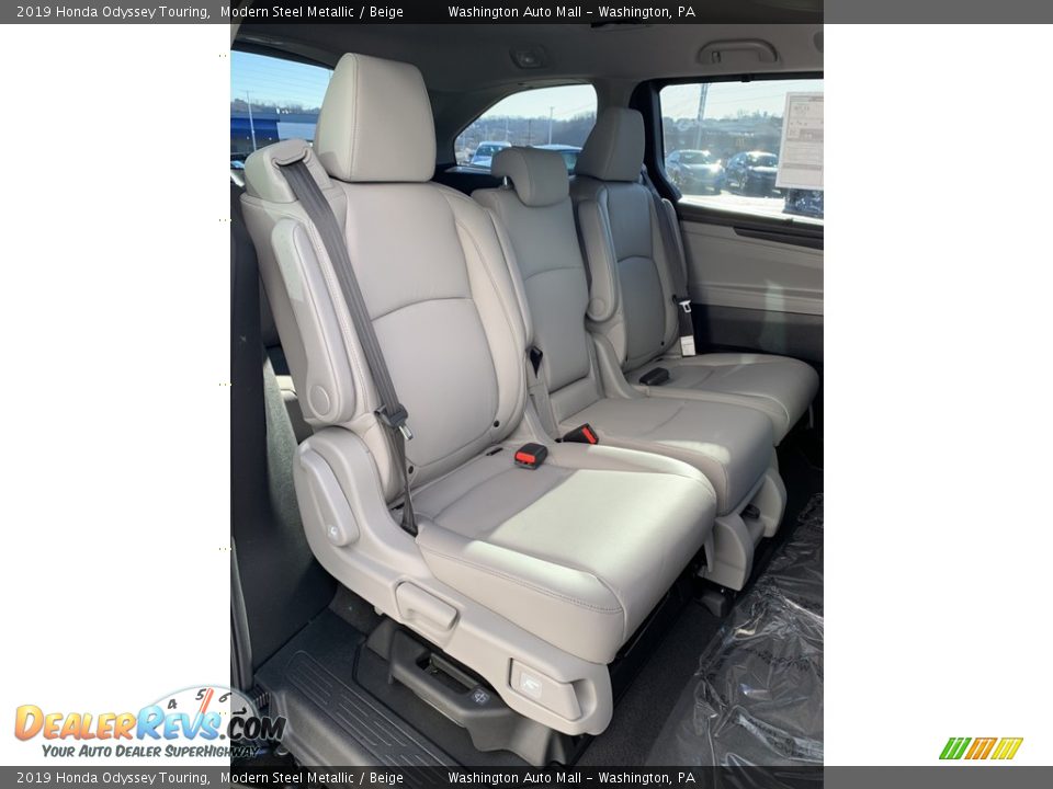 2019 Honda Odyssey Touring Modern Steel Metallic / Beige Photo #23