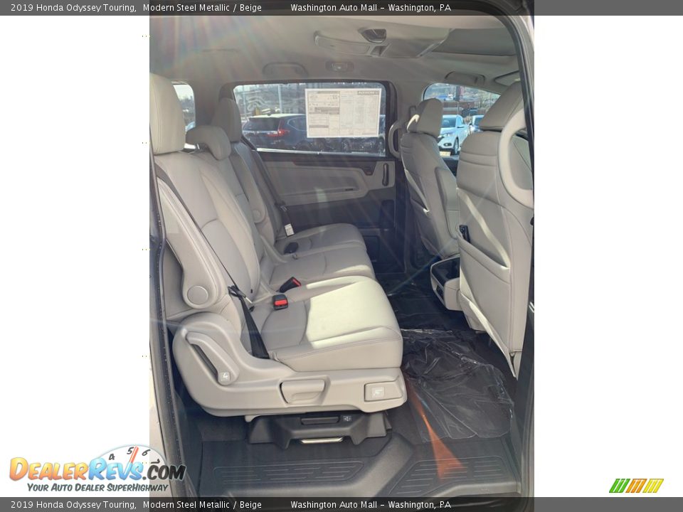 2019 Honda Odyssey Touring Modern Steel Metallic / Beige Photo #24