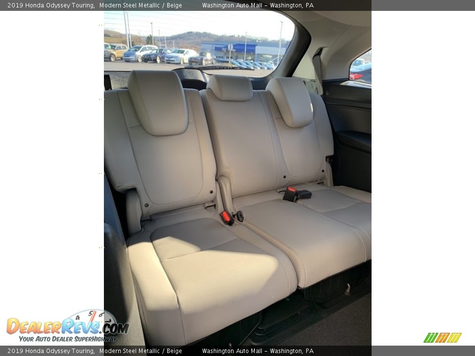 2019 Honda Odyssey Touring Modern Steel Metallic / Beige Photo #25