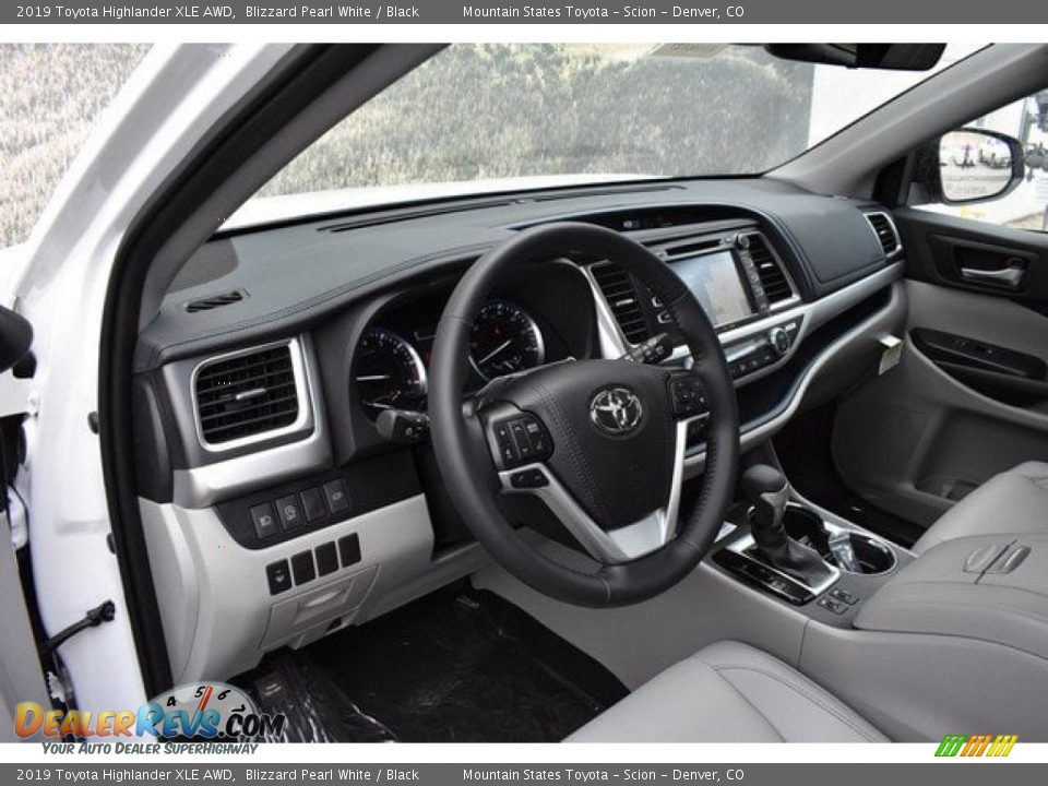 2019 Toyota Highlander XLE AWD Blizzard Pearl White / Black Photo #5