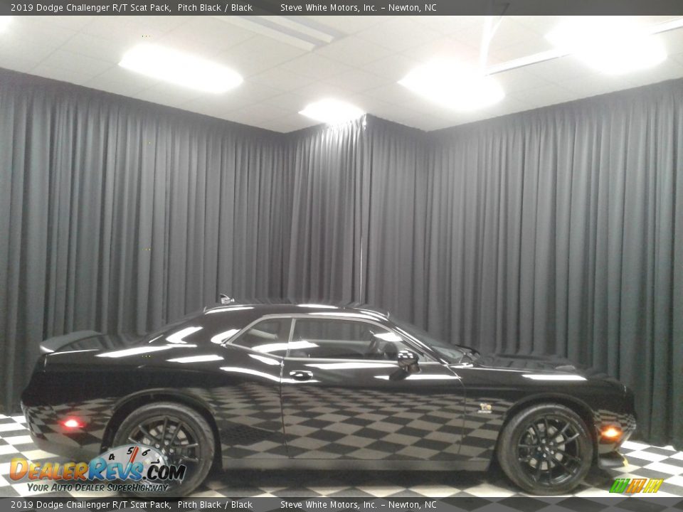 2019 Dodge Challenger R/T Scat Pack Pitch Black / Black Photo #5