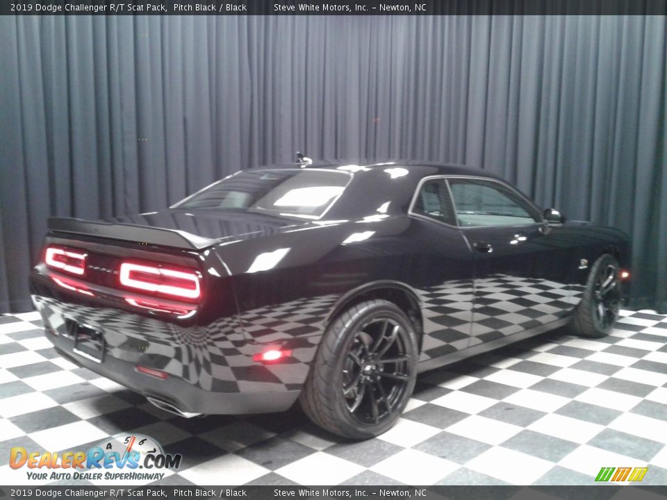 2019 Dodge Challenger R/T Scat Pack Pitch Black / Black Photo #6