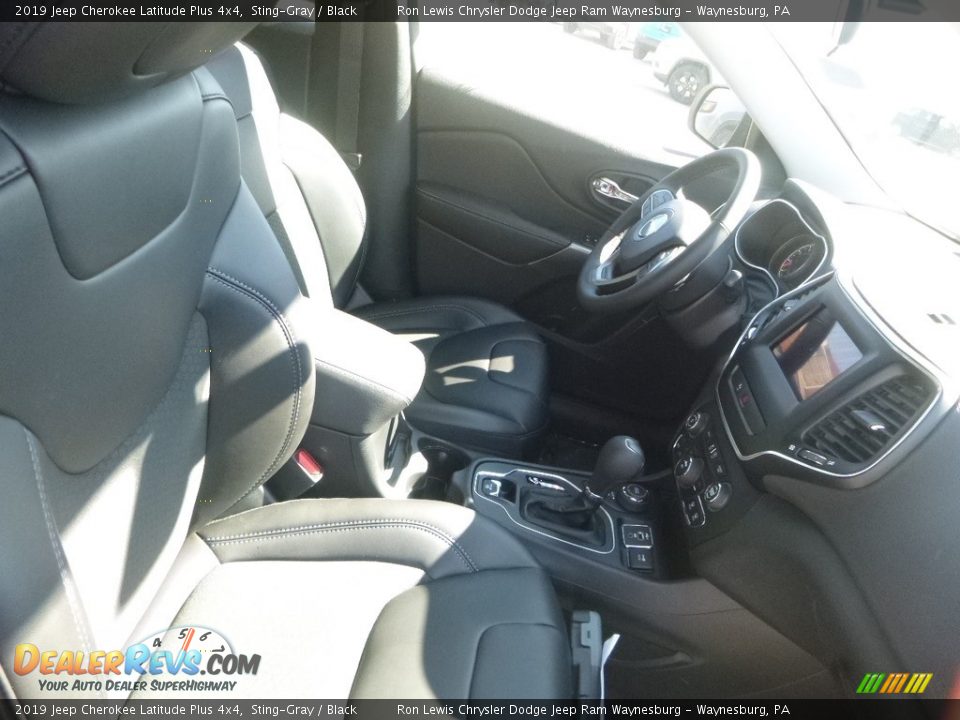 2019 Jeep Cherokee Latitude Plus 4x4 Sting-Gray / Black Photo #10
