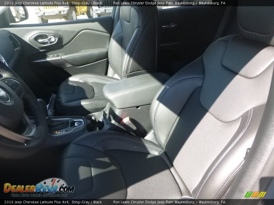 2019 Jeep Cherokee Latitude Plus 4x4 Sting-Gray / Black Photo #16