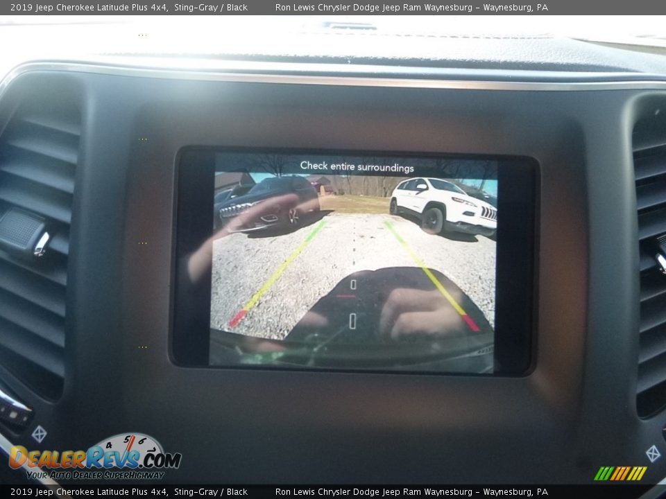2019 Jeep Cherokee Latitude Plus 4x4 Sting-Gray / Black Photo #18