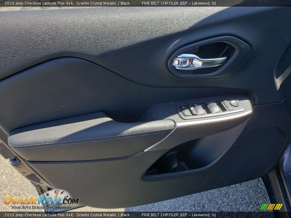 2019 Jeep Cherokee Latitude Plus 4x4 Granite Crystal Metallic / Black Photo #8
