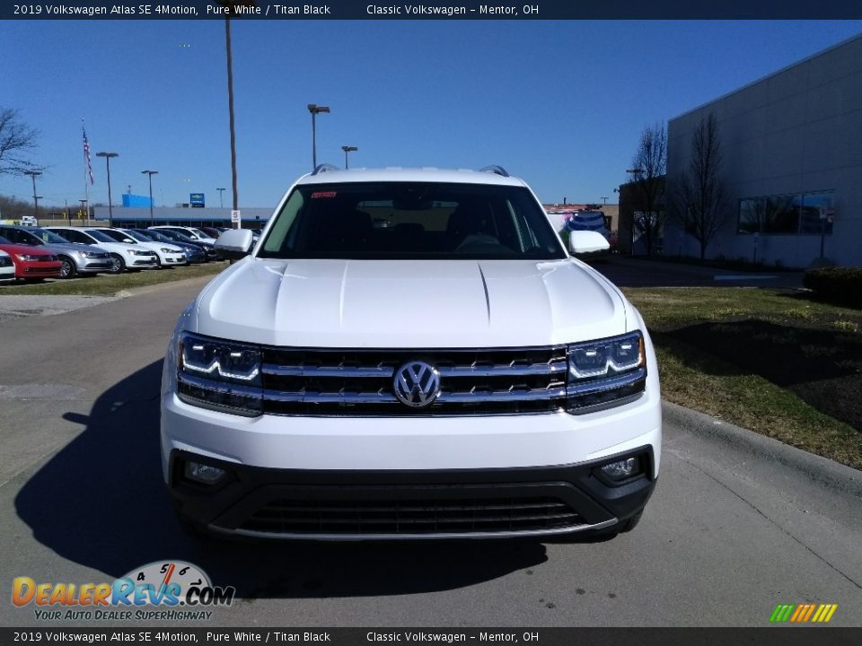 2019 Volkswagen Atlas SE 4Motion Pure White / Titan Black Photo #2