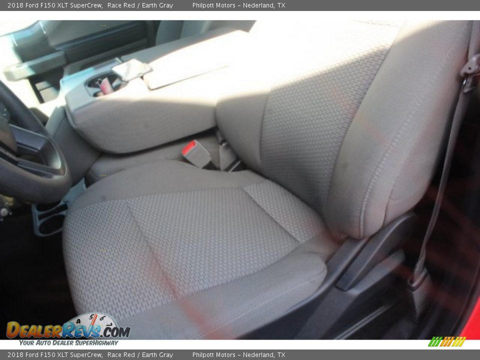 2018 Ford F150 XLT SuperCrew Race Red / Earth Gray Photo #10