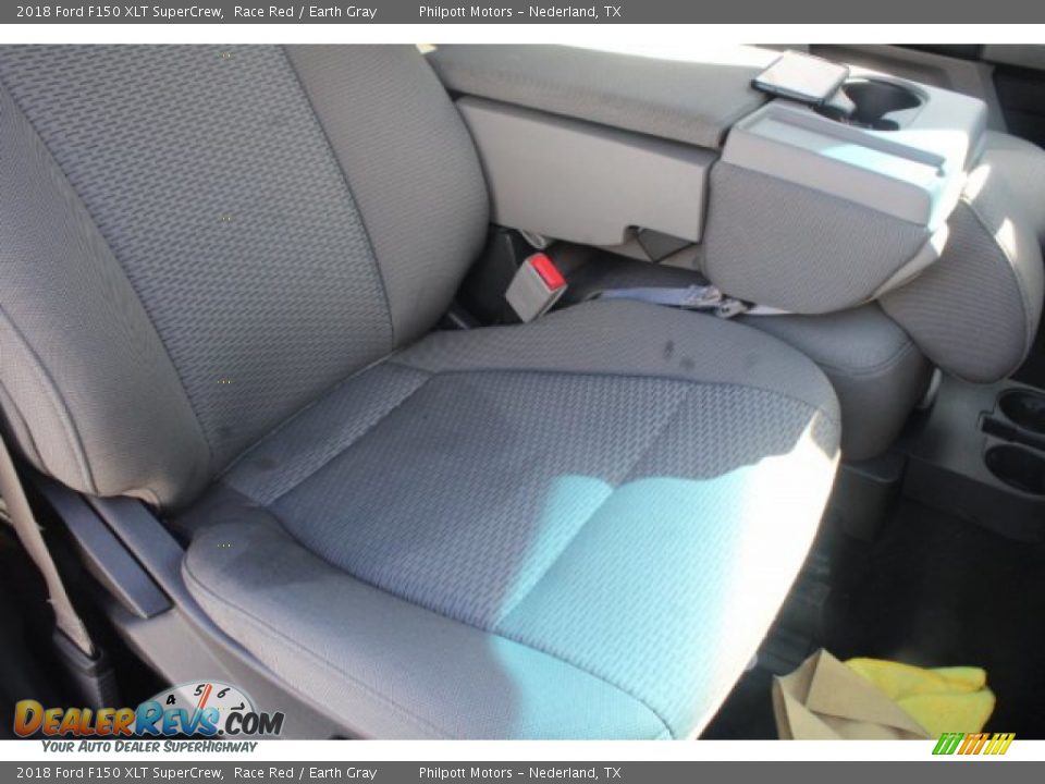 2018 Ford F150 XLT SuperCrew Race Red / Earth Gray Photo #24