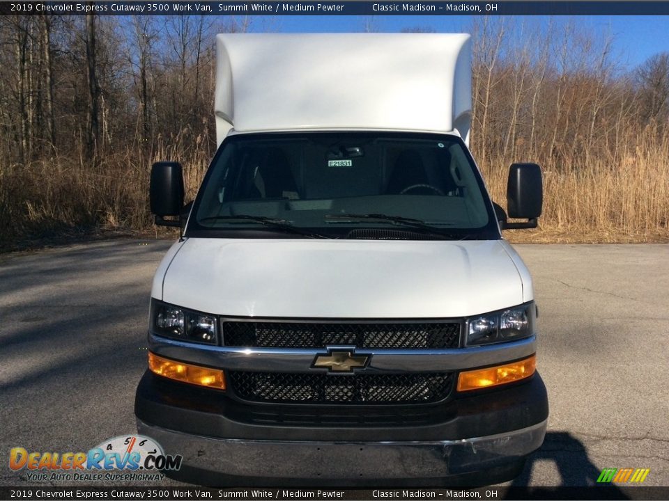 2019 Chevrolet Express Cutaway 3500 Work Van Summit White / Medium Pewter Photo #2