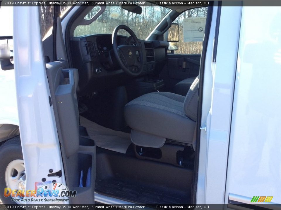 2019 Chevrolet Express Cutaway 3500 Work Van Summit White / Medium Pewter Photo #11
