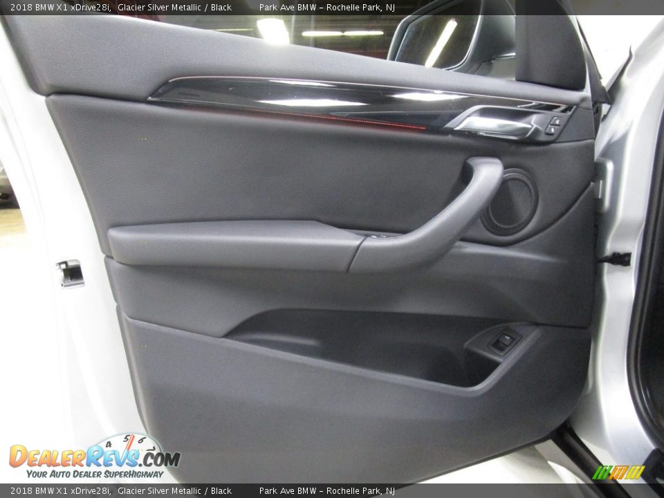 2018 BMW X1 xDrive28i Glacier Silver Metallic / Black Photo #7