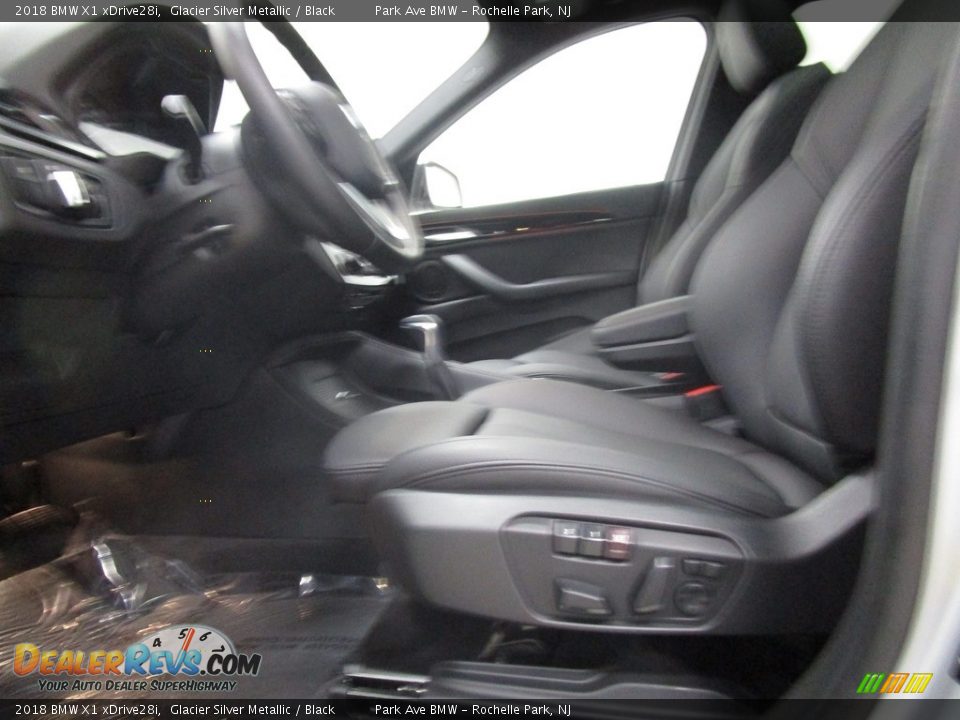 2018 BMW X1 xDrive28i Glacier Silver Metallic / Black Photo #9