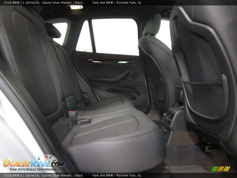 2018 BMW X1 xDrive28i Glacier Silver Metallic / Black Photo #18