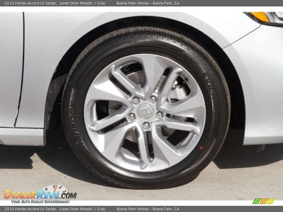 2019 Honda Accord LX Sedan Lunar Silver Metallic / Gray Photo #12