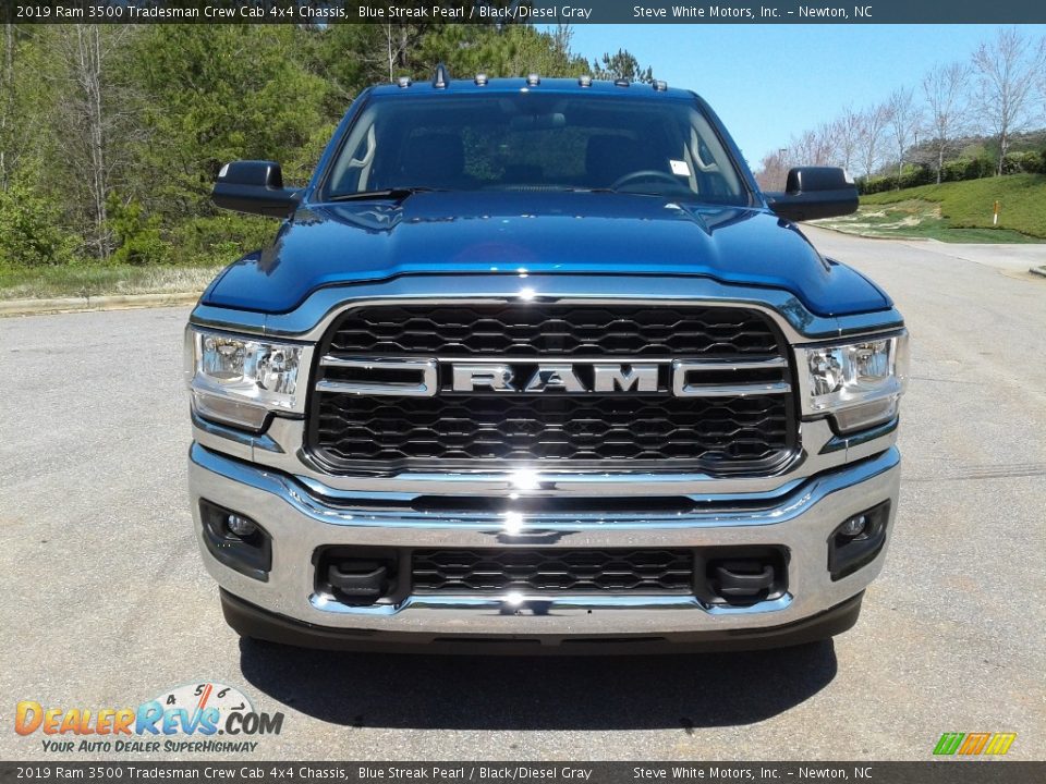 2019 Ram 3500 Tradesman Crew Cab 4x4 Chassis Blue Streak Pearl / Black/Diesel Gray Photo #3