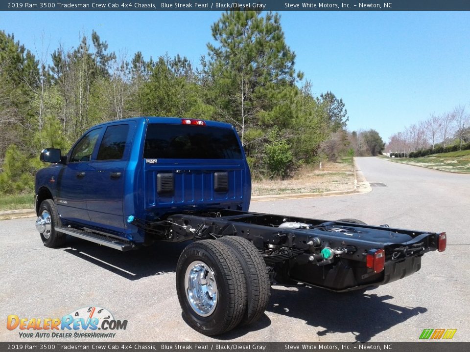 2019 Ram 3500 Tradesman Crew Cab 4x4 Chassis Blue Streak Pearl / Black/Diesel Gray Photo #8