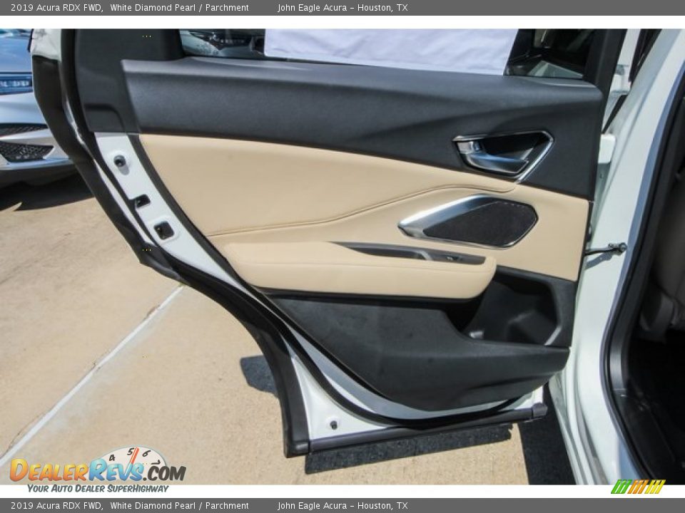 2019 Acura RDX FWD White Diamond Pearl / Parchment Photo #17