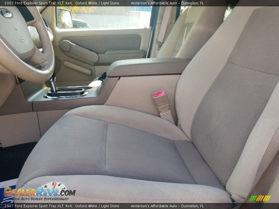 2007 Ford Explorer Sport Trac XLT 4x4 Oxford White / Light Stone Photo #10